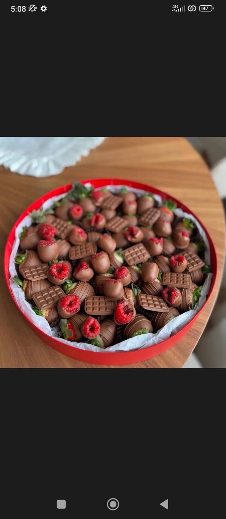 Klubnika shkolata Shahar boʻylab yetkazib beramiz.