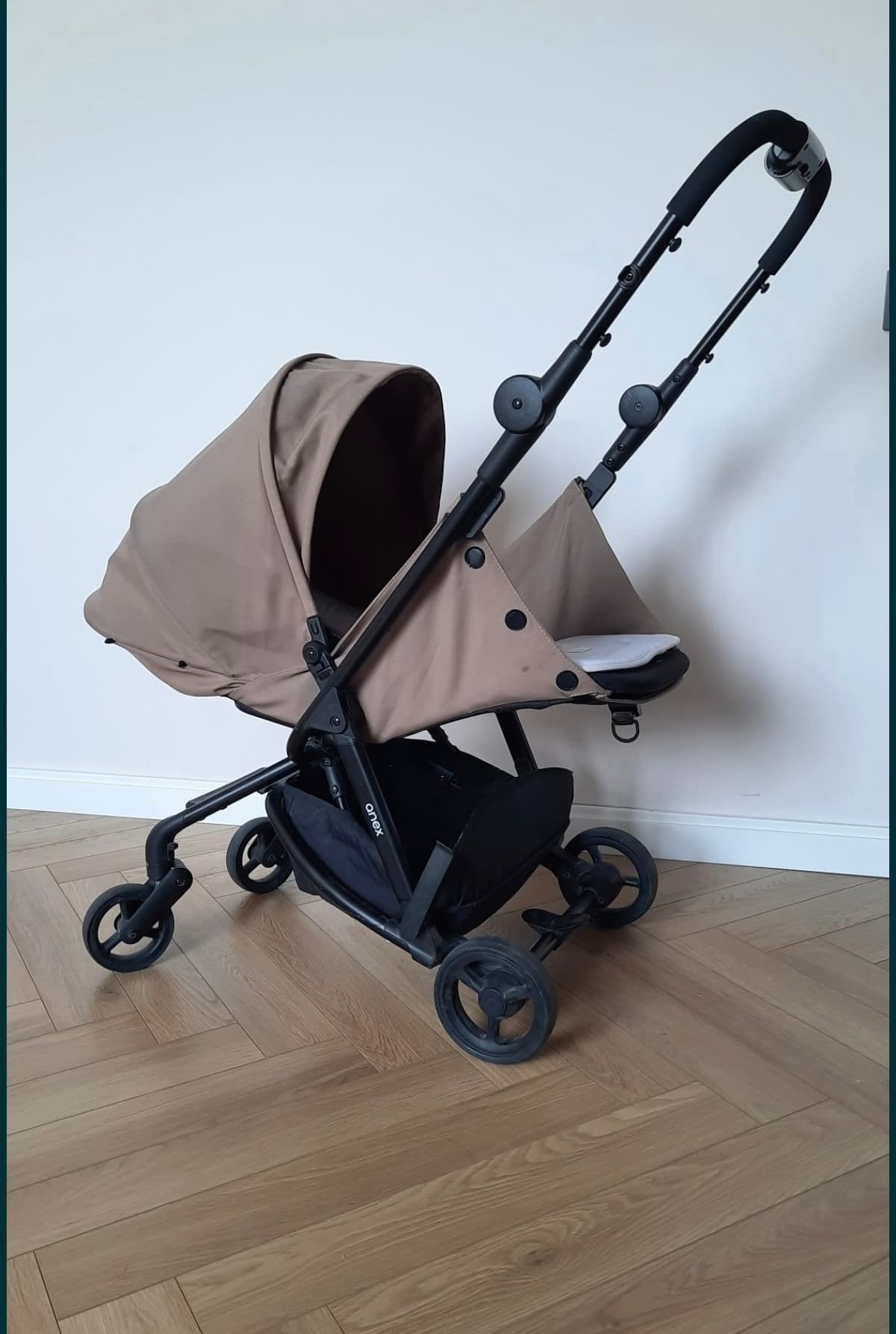 Anex air Z oyoq qopqog'i bilan.