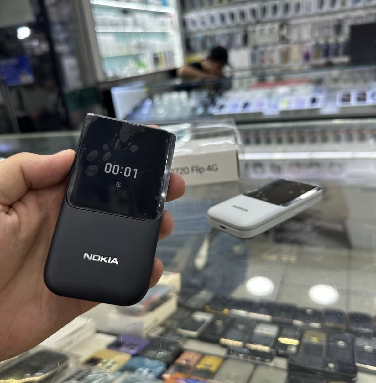 Do'st bilan yutish mumkin bo'lgan lotereyada Nokia 2720 ORIGINAL telefon ham mavjud.