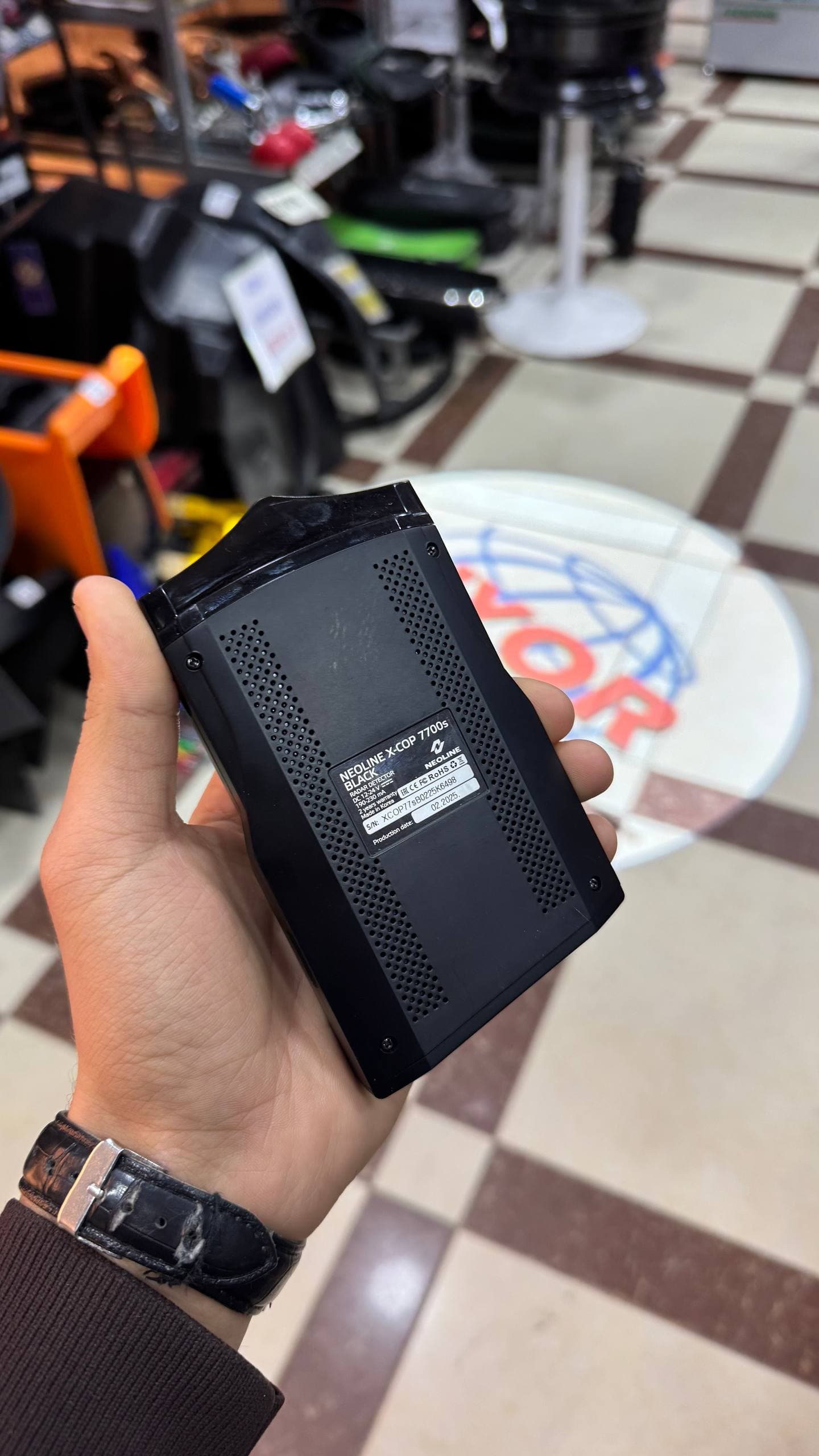 Neoline 7700s black sotiladi