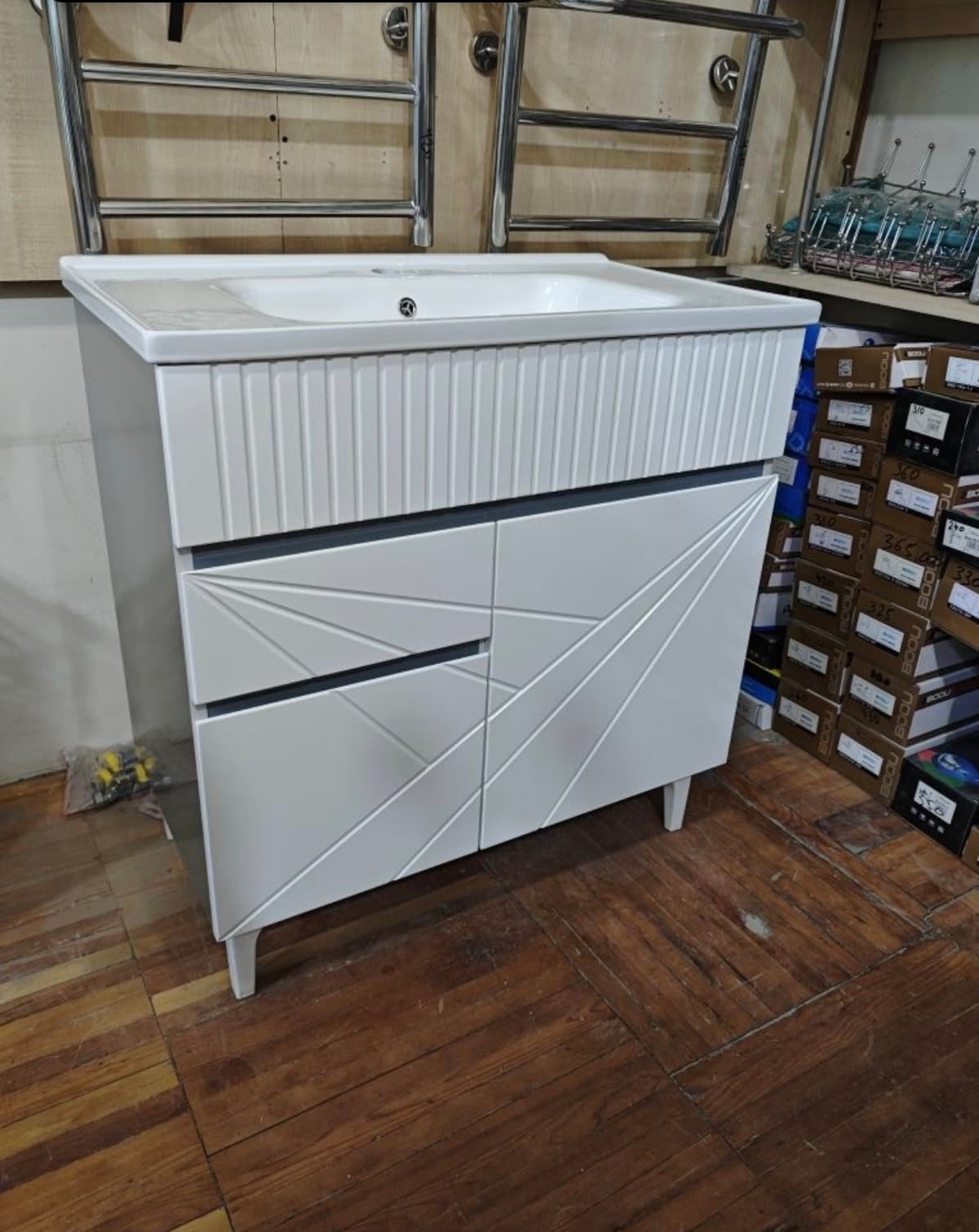 Pedestal lavabo rakvina lavabo