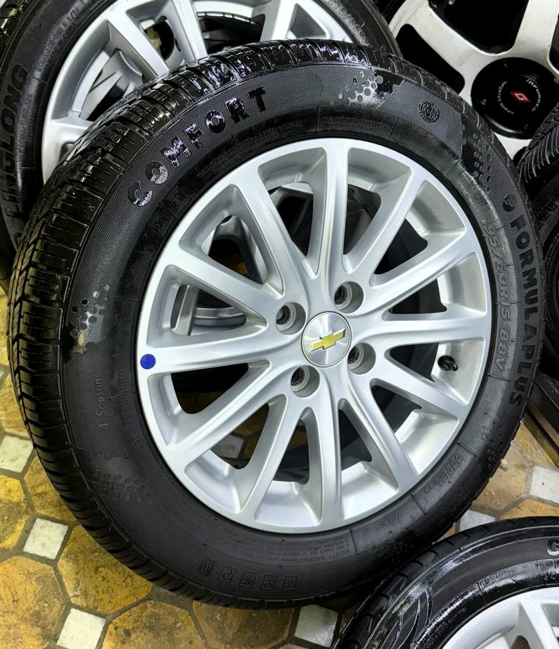Cobalt lux kopya R15/195/60 holati yaxshi