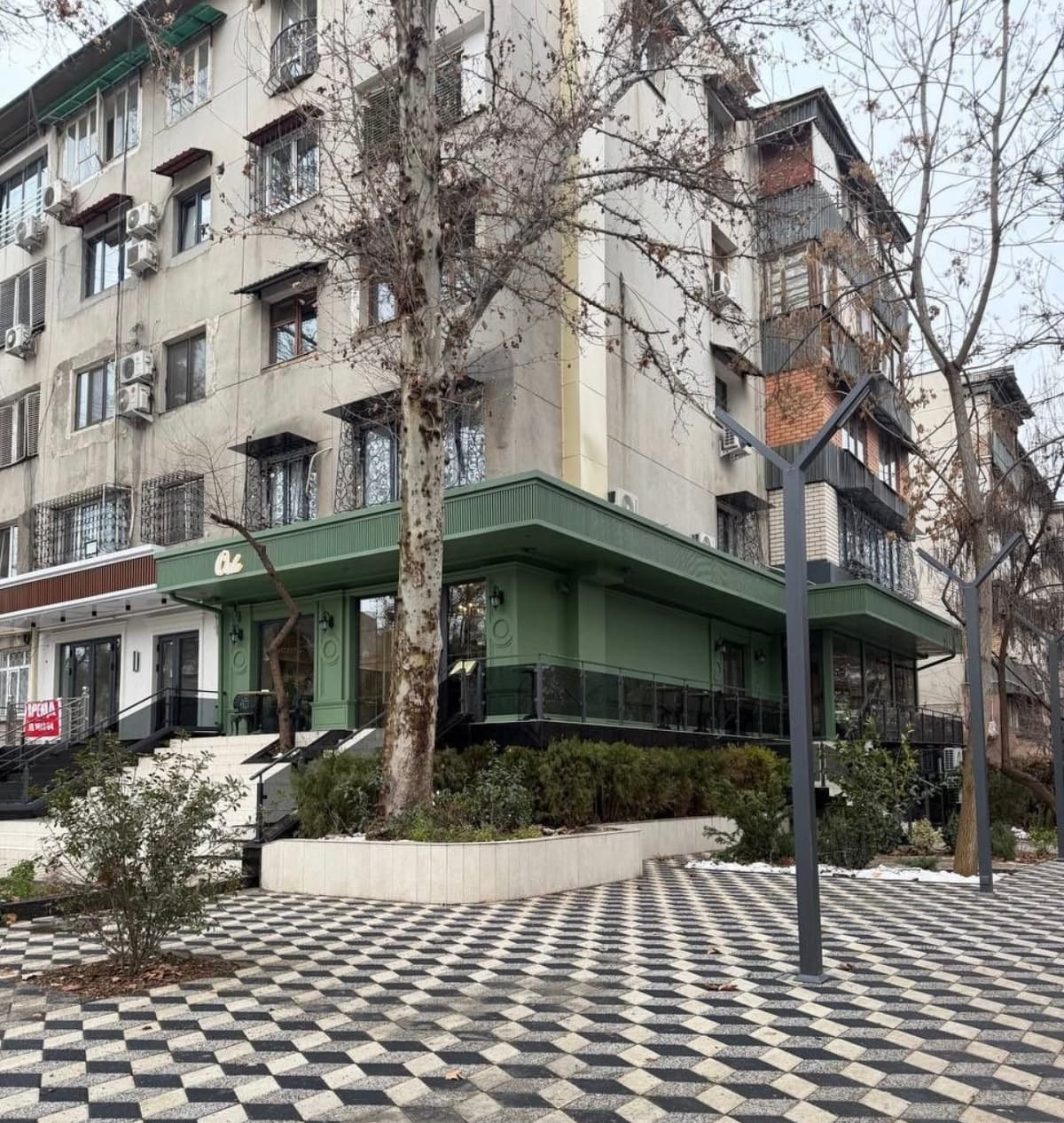 Sotuv uchun Yashash uchun bo'lmagan binolar, OR-R: C-1 Ecorn Bon, 195m²