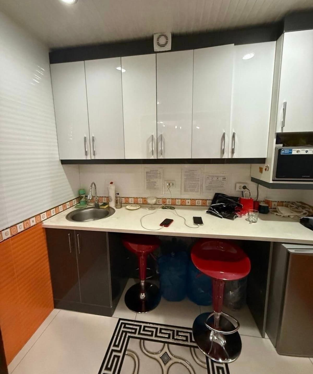 Sotiladigan tijorat maydoni, diqqatga sazovor joy: Oybek metro stansiyasi, 95m²