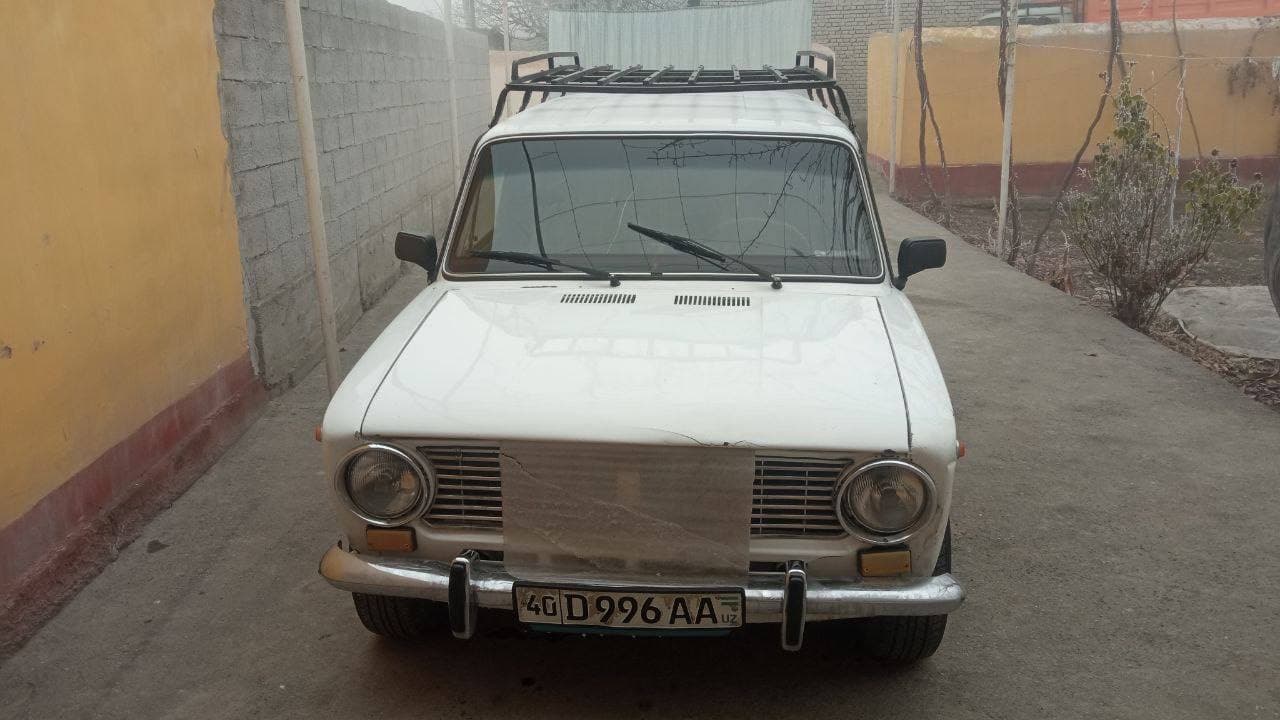 Vaz 2102 sotiladi