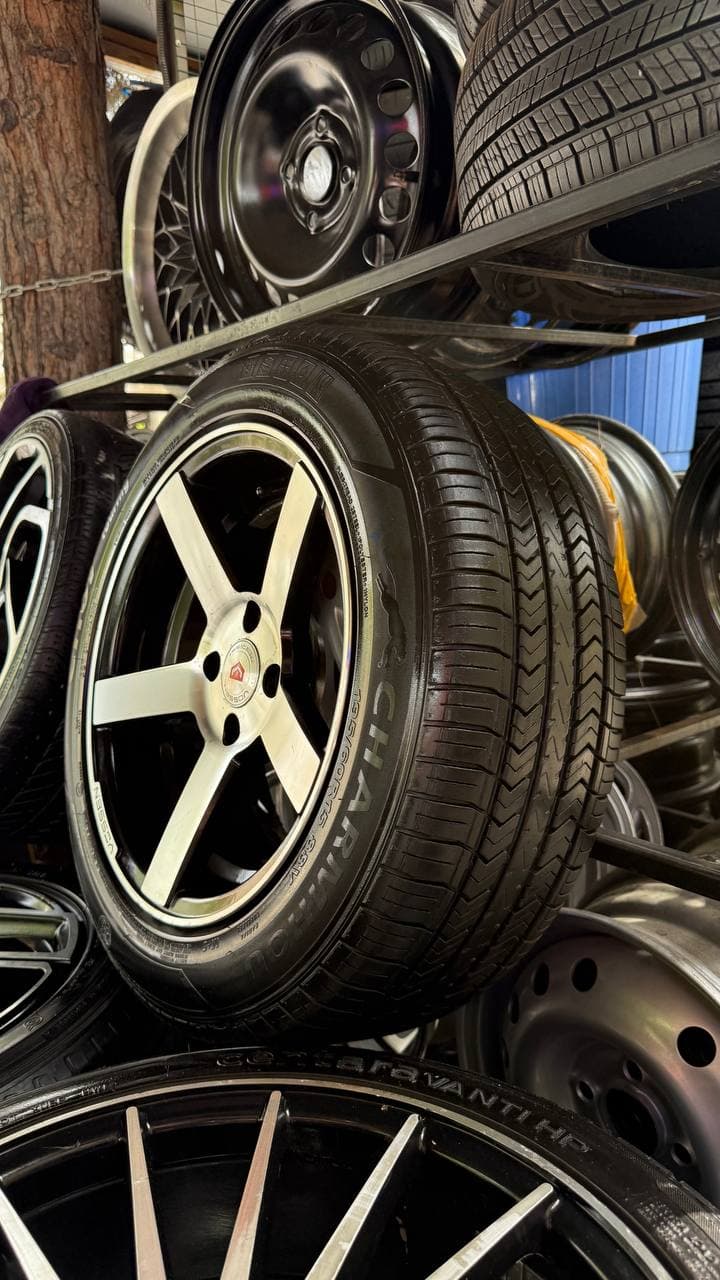 R15/195/60  Vossen ballon diska sotiladi.