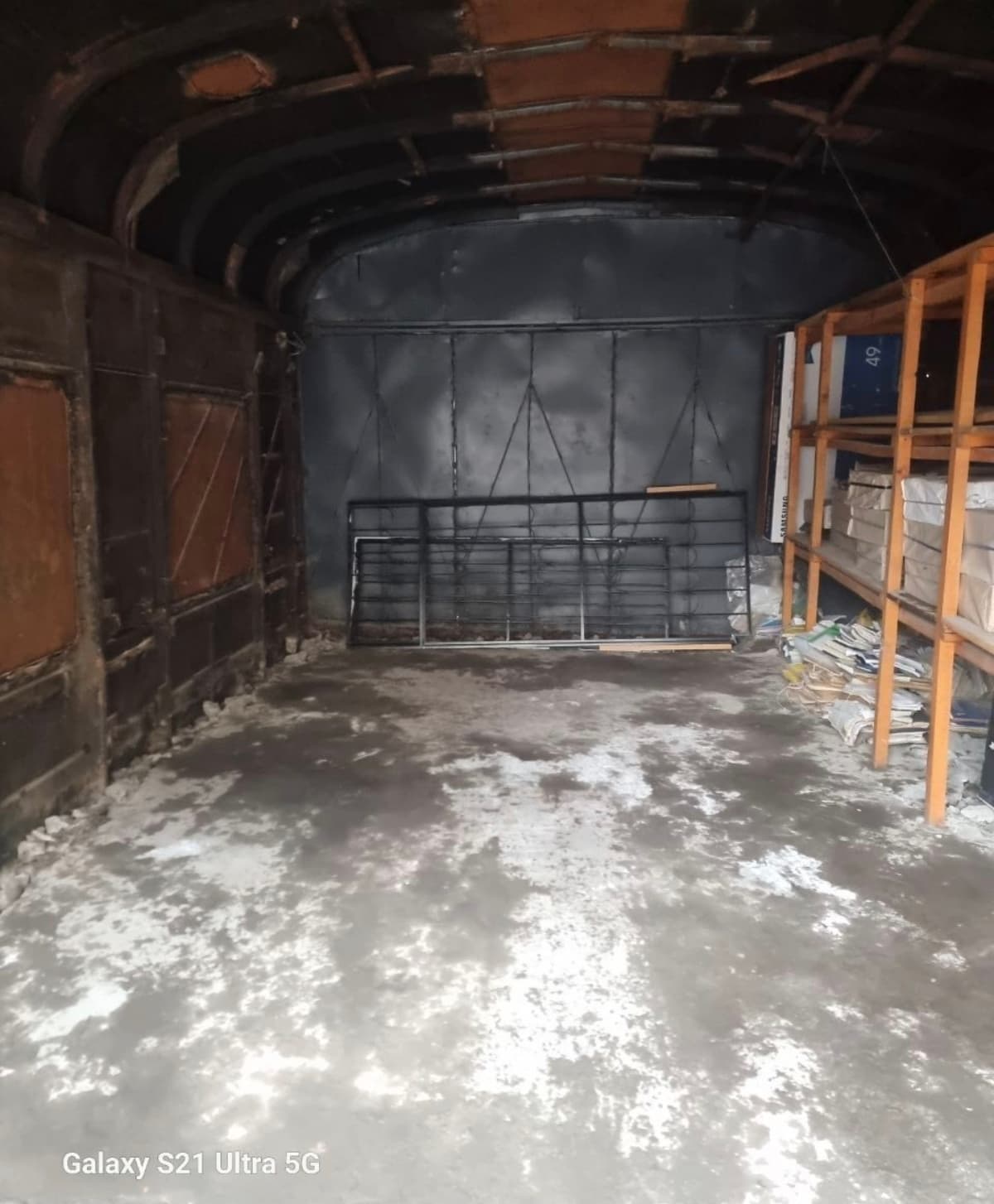 Ashrafi metro bekatidagi katta garaj