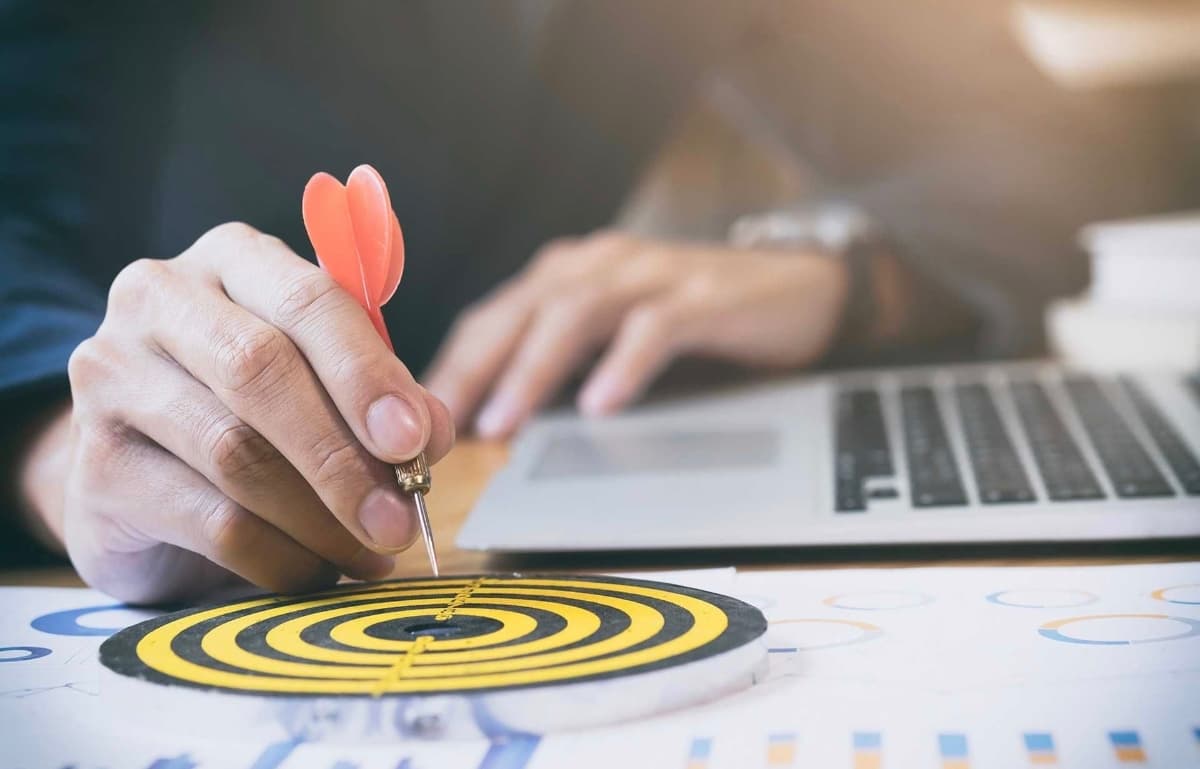 Instagram, Facebook va Google targeting bo'yicha mutaxassis, internet-marketolog