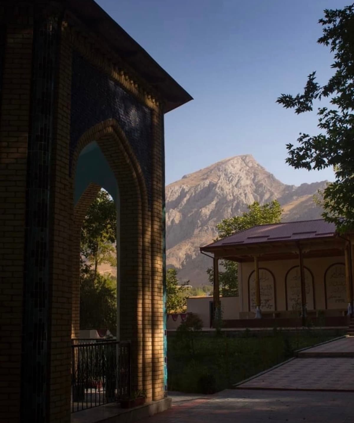 Uchrashuv joyi: Samarqand. Amir Temur imperiyasining poytaxtiga sayohatlar.