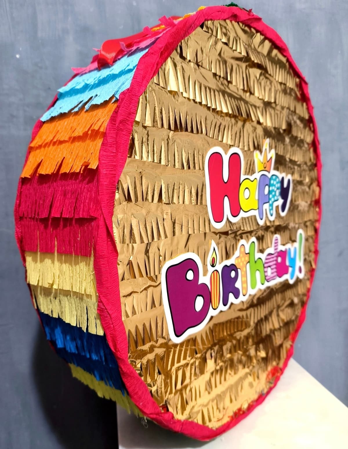 Pinata tug'ilgan kuni bilan
