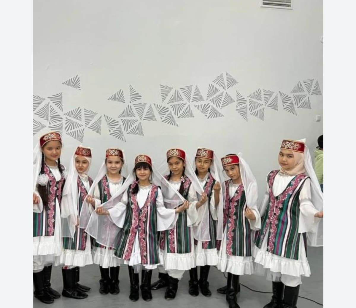 Bayramona kostyumlarni ijaraga olish!!