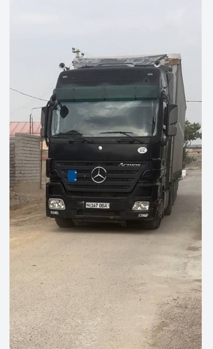 Shoshilinch ijaraga: Mercedes Actros EURO 5 2008 brezent yuk mashinasi