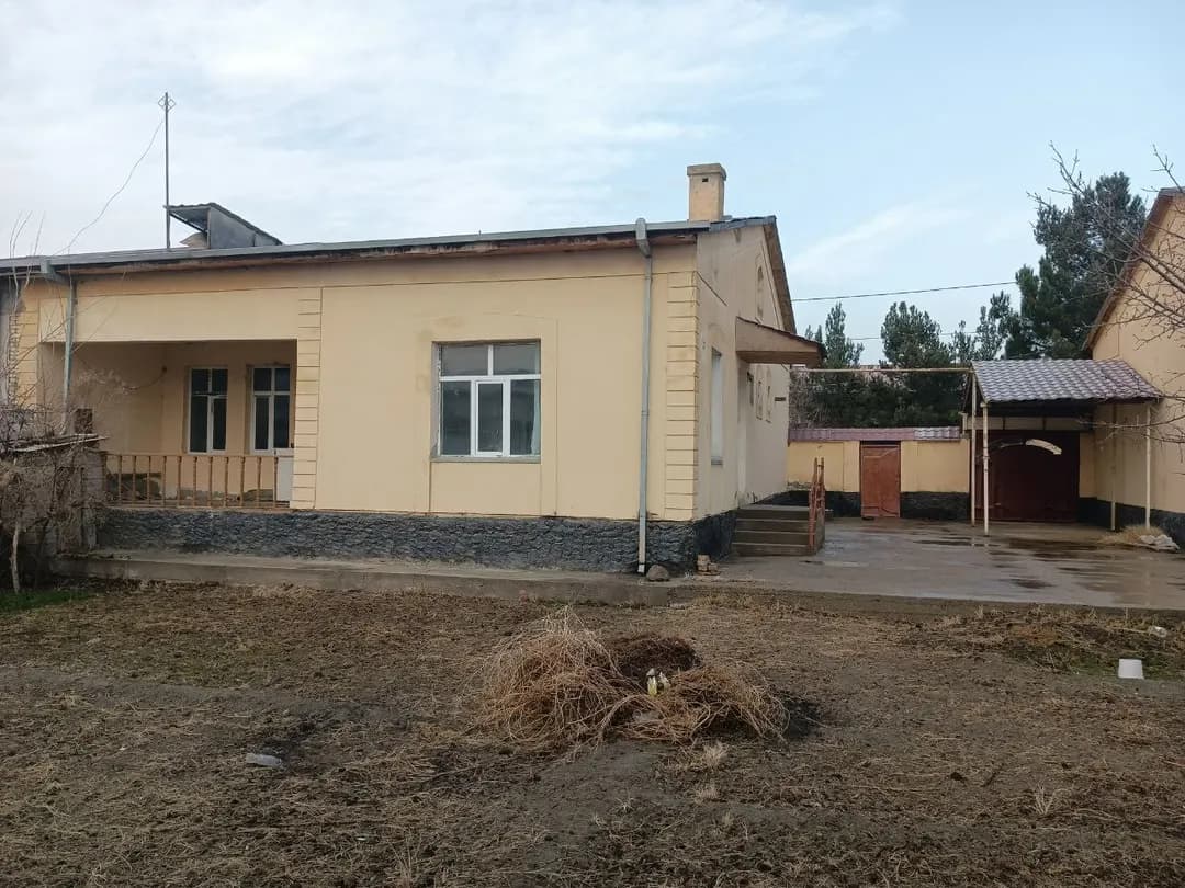 6 so'tix katej sotiladi 450 mln so'm manzil qiziltepa tumanida oq oltin mahallasida +99888008919