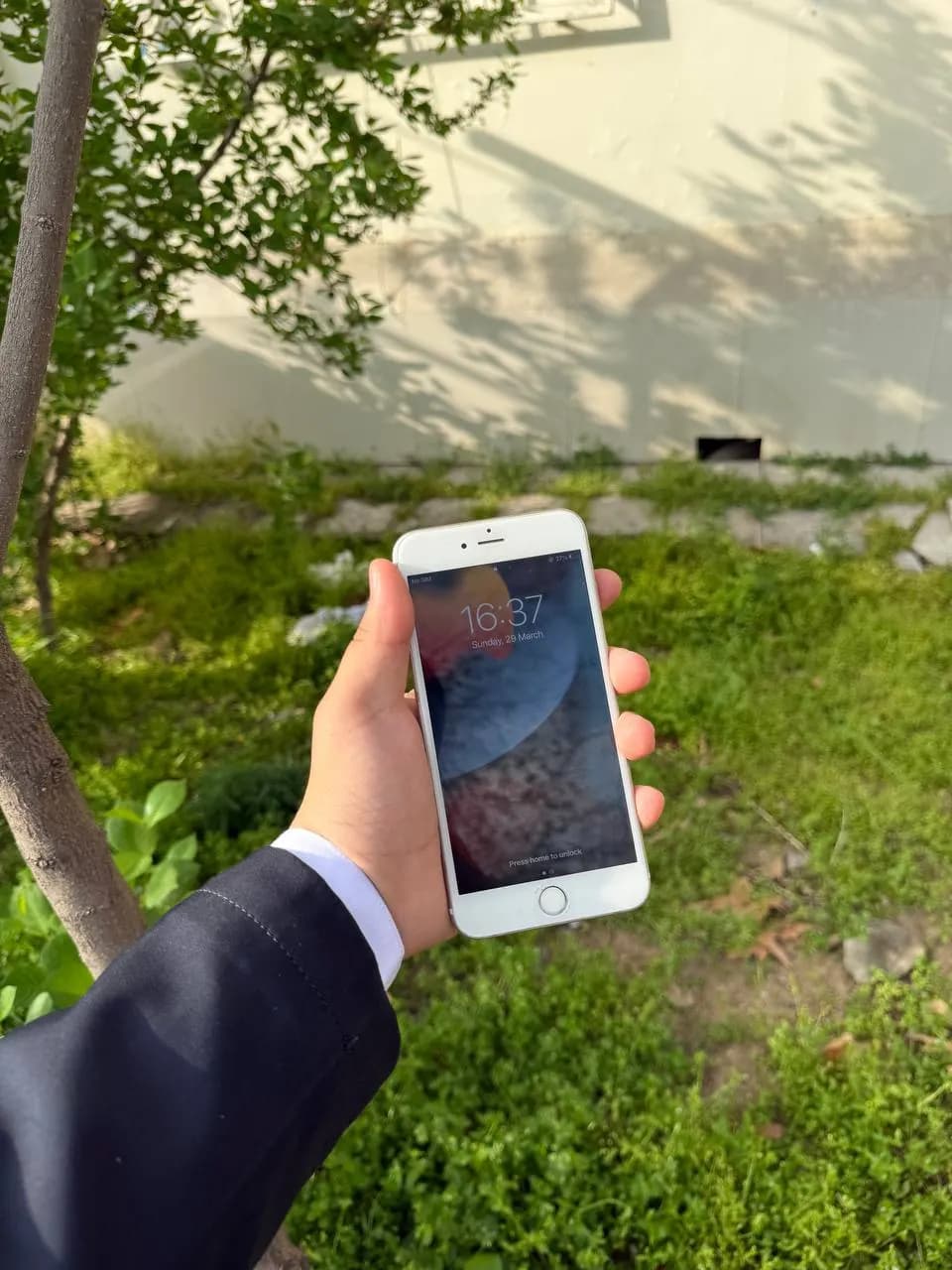 srochna Iphone 6s plus 64 Gb  sotiladi