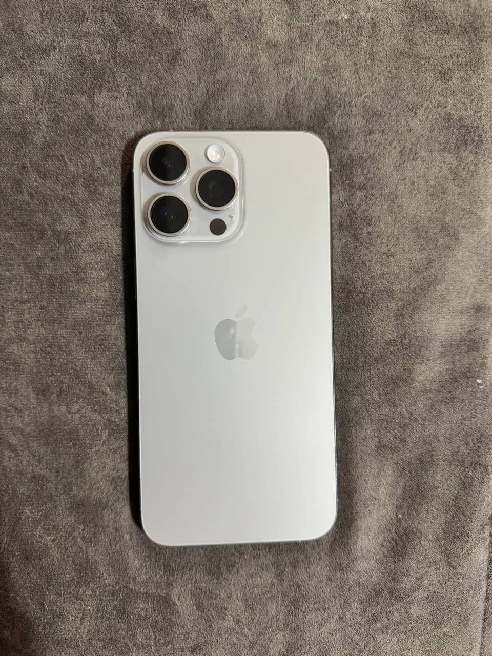 ideal holatda iPhone 15 pro max
