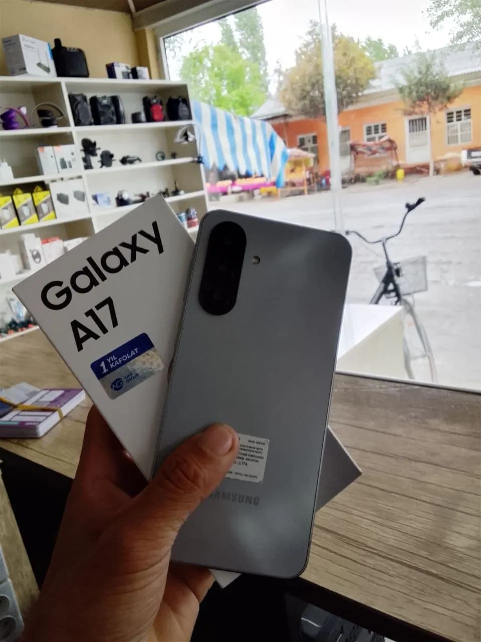Samsung A17 sotiladi
