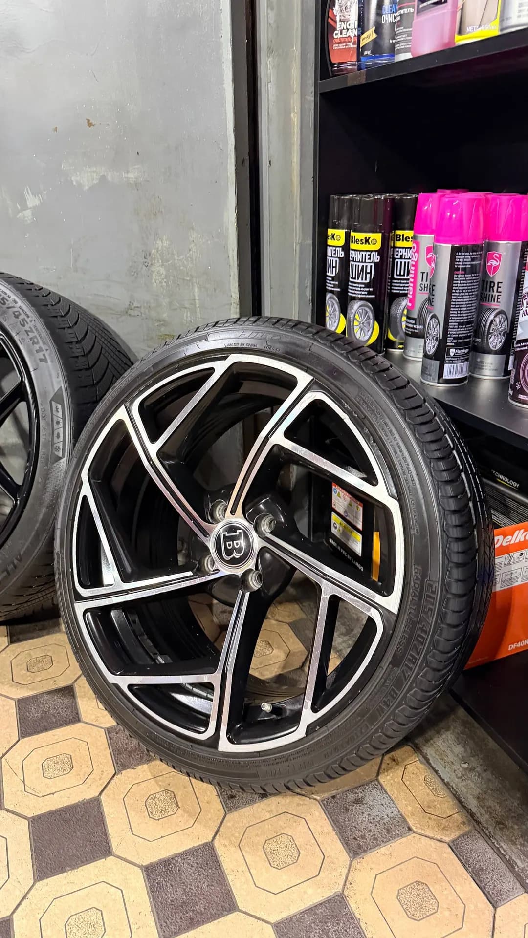 IDEAL Bentle R17/205/40 diska