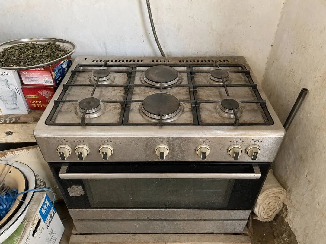 Gaz pillita sotiladi hamma narsalari bor holati zur