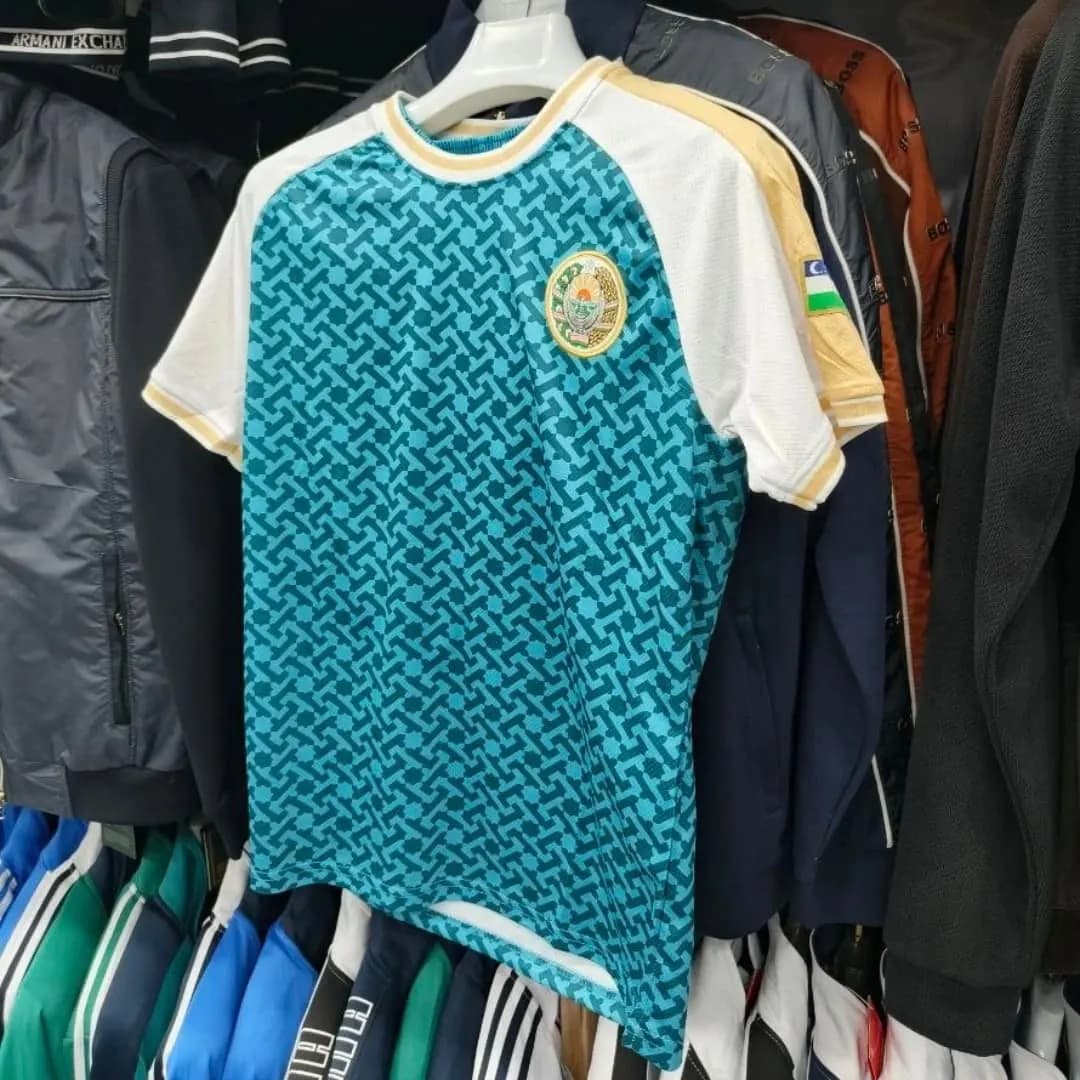 Bolalar uchun sport kiyimi
