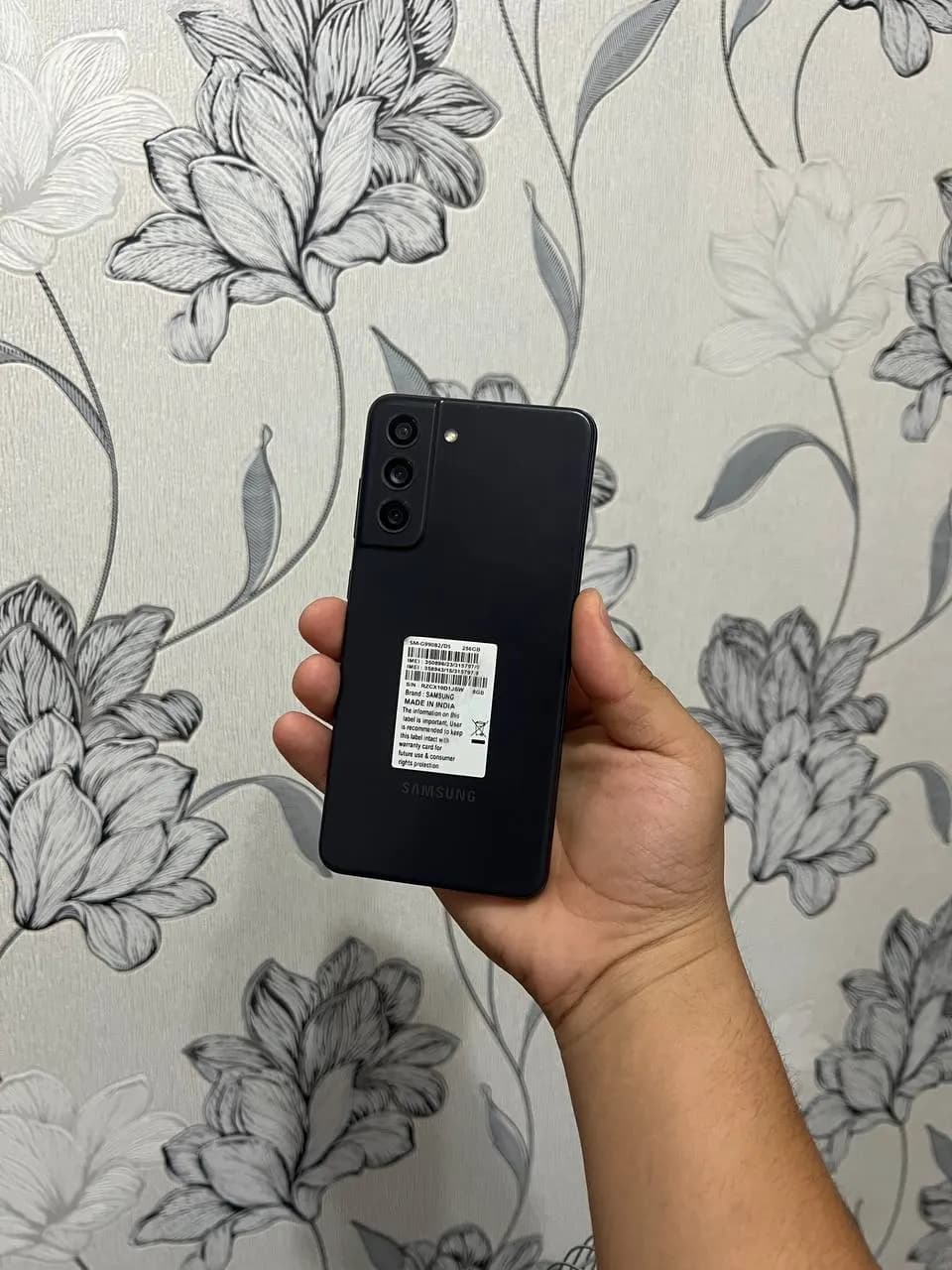 Samsung S21 fe sotiladi 8/256Gb