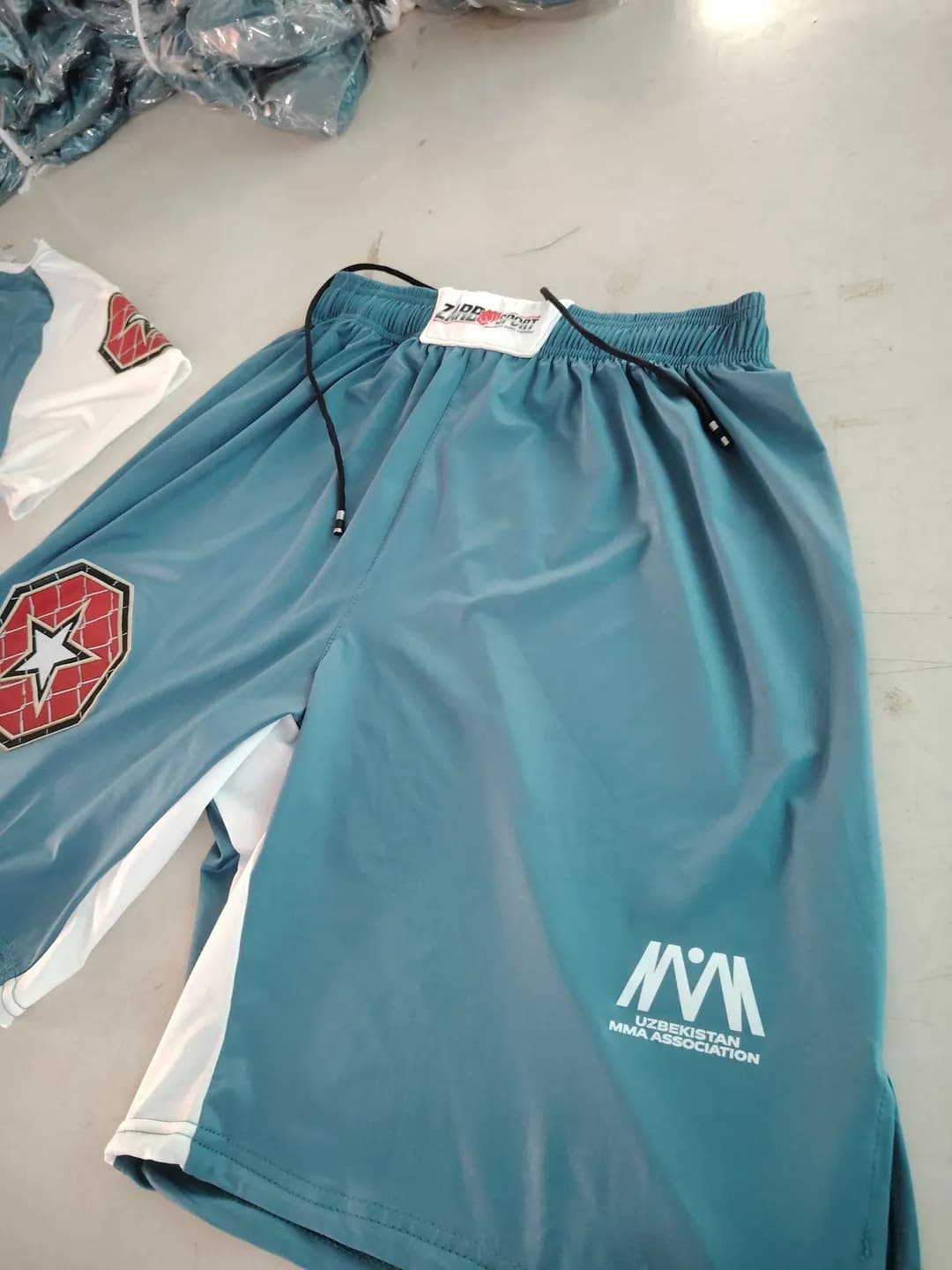Buyurtmaga fudbolka shortik