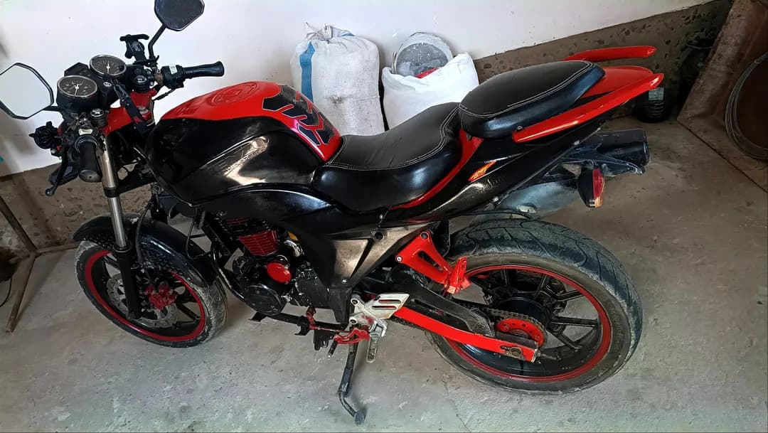 Moto satiladi 250ccDugasuu