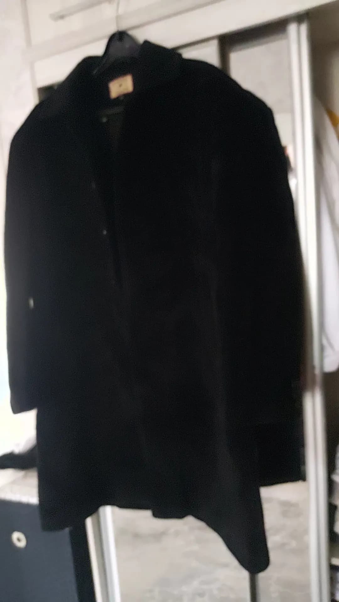 Erkaklar uchun 2 dona palto sotuvda
