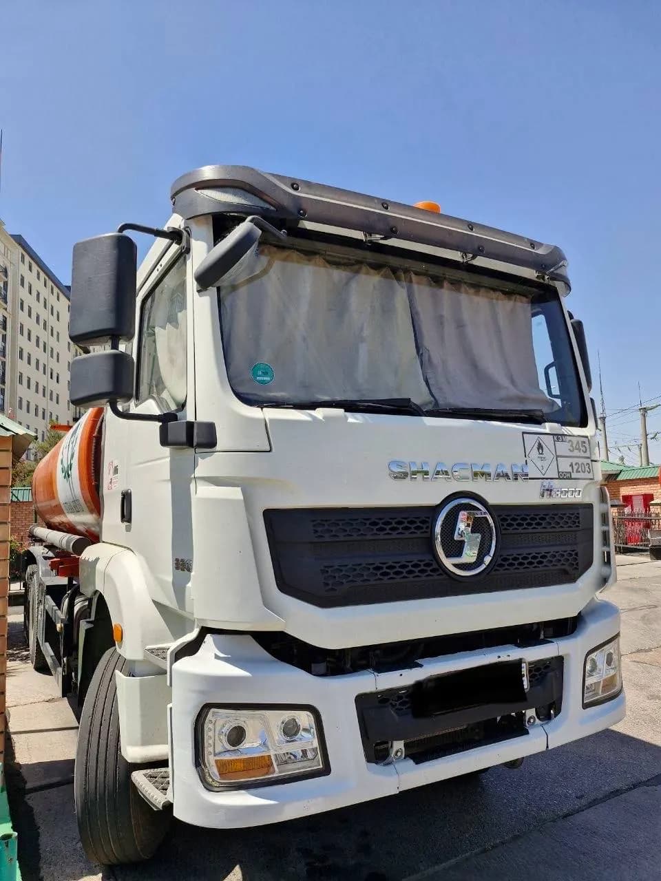 Бензовоз SHACMAN H3000 335