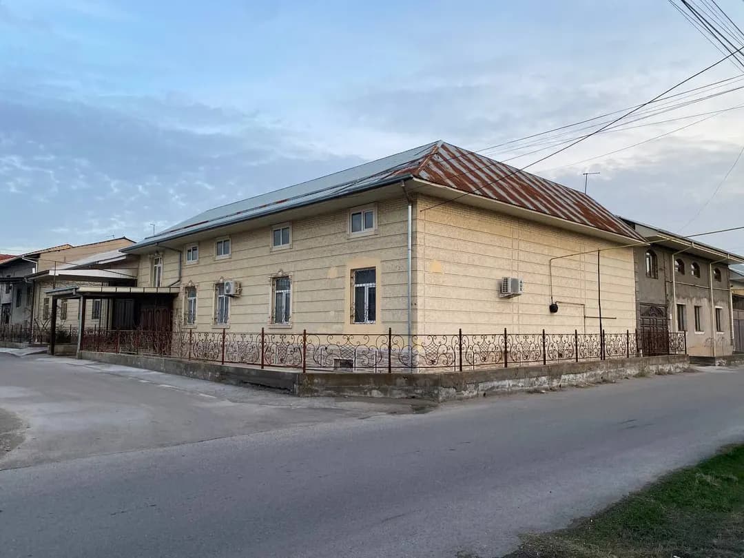 Hovli sotiladi