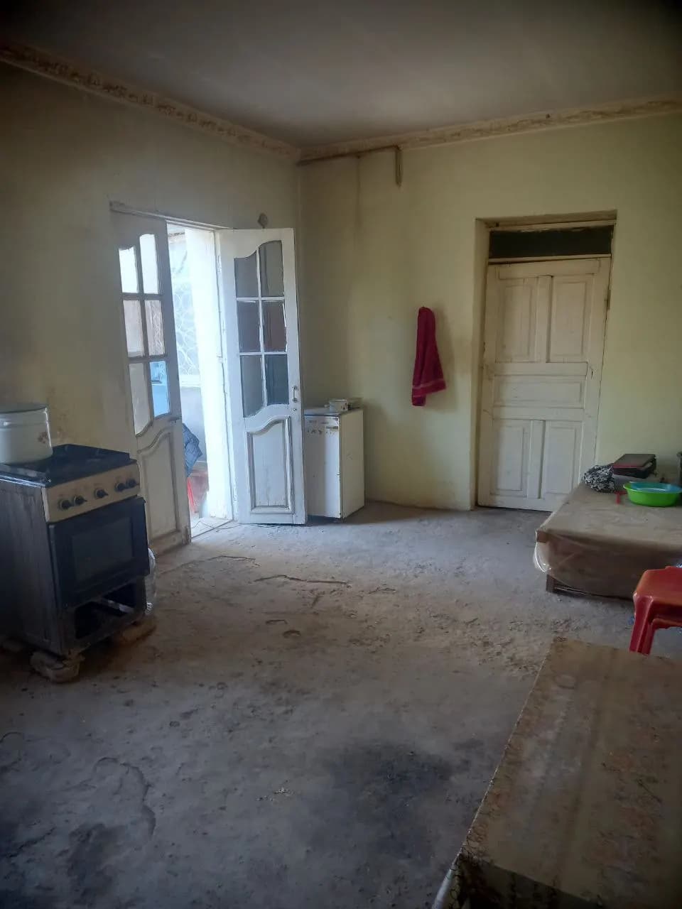 uy sotiladi nazarbek Tekistil kirganda