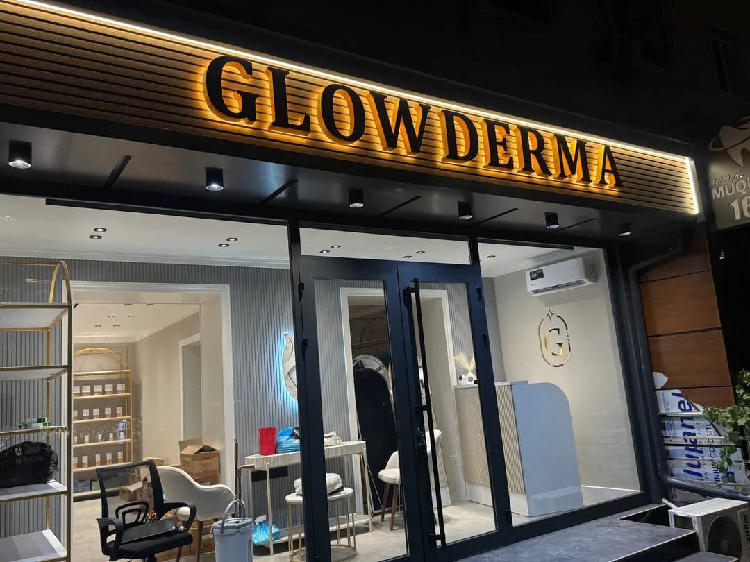 Reklama Xizmati Bukva Banner Svetovoy Koroba