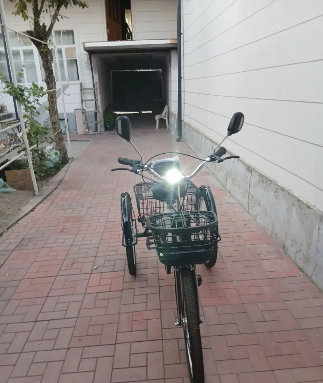 Skuter Xonda gyro kanopy sotiladi xolati zor