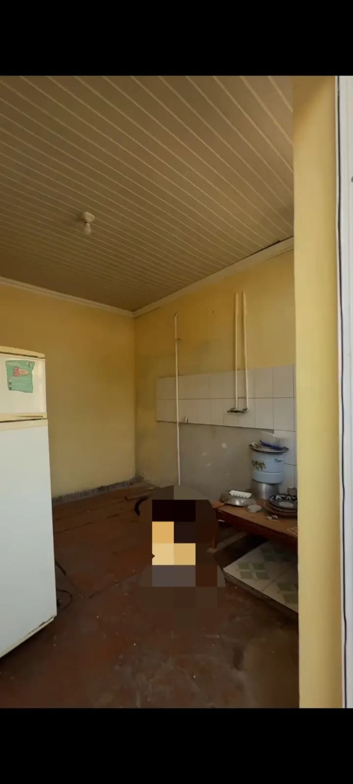 srochni hovli sotiladi Yangi Bozor oldida shaharni qoq markazida oldida university ham bor sentr joy joydan biznes uchun. ham foydalansa buladi Faqat maqsadlila tel qilsin Tel 90 443 59 55