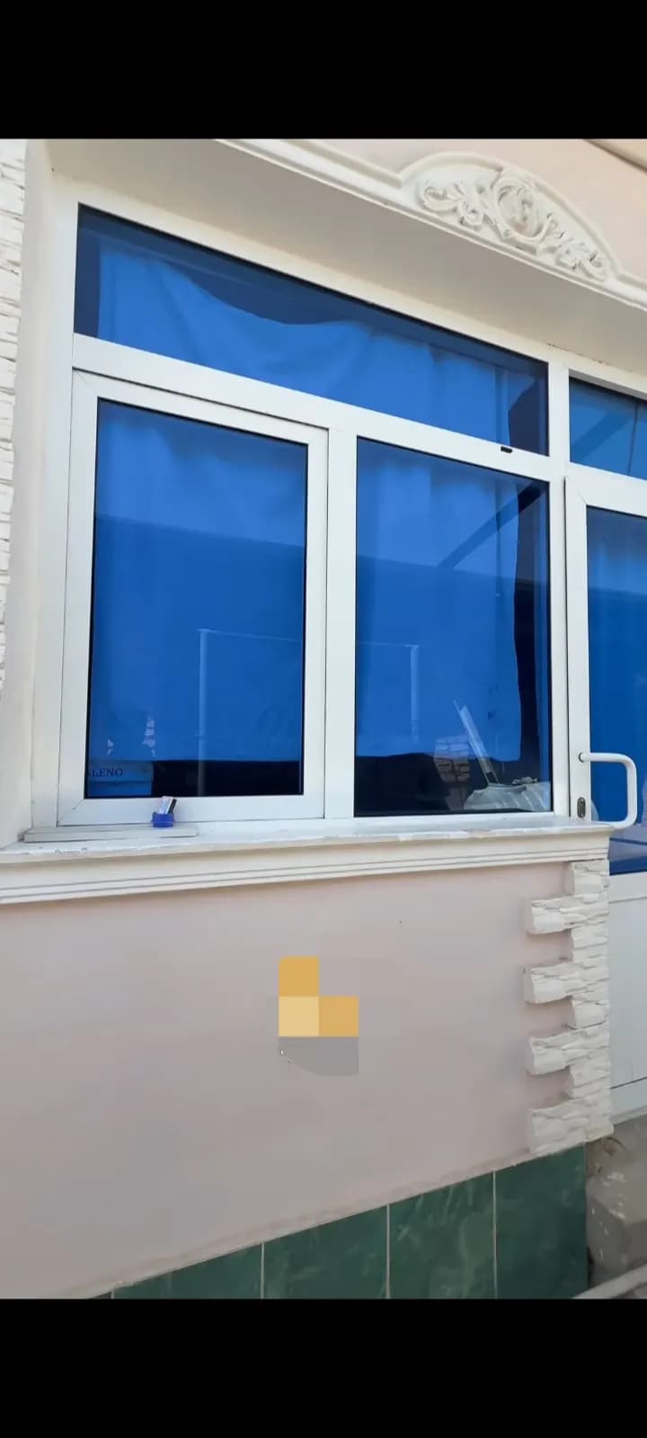 srochni hovli sotiladi Yangi Bozor oldida shaharni qoq markazida oldida university ham bor sentr joy joydan biznes uchun. ham foydalansa buladi Faqat maqsadlila tel qilsin Tel 90 443 59 55