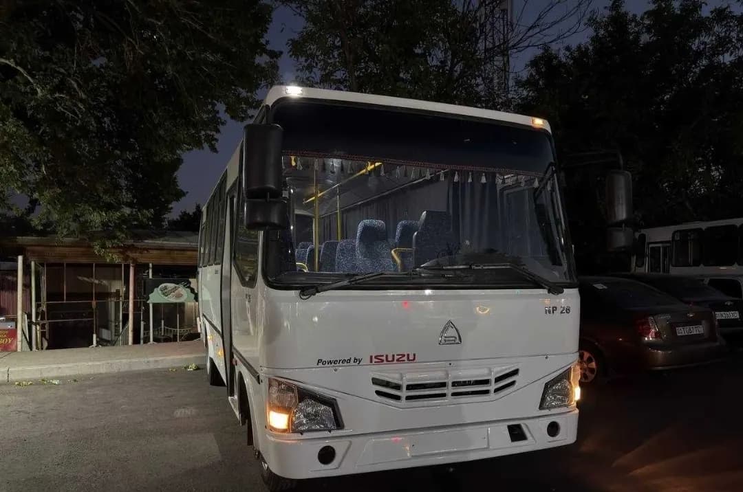 Сотилади Автобус Isuzu SAZ HP26.