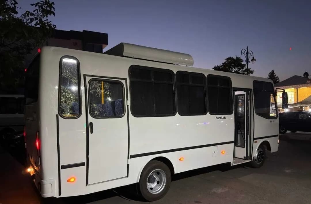 Сотилади Автобус Isuzu SAZ HP26.