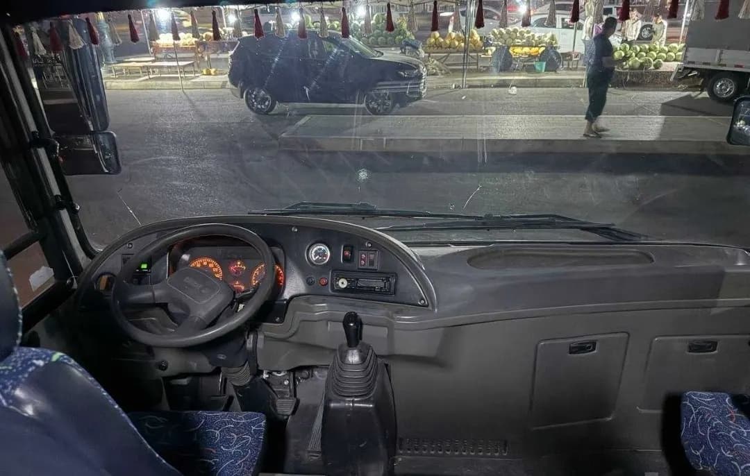 Сотилади Автобус Isuzu SAZ HP26.