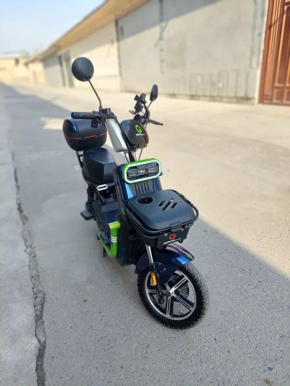 Srochna sotiladi  GRAND