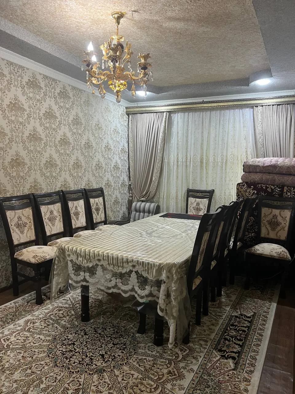 Карши шахри Нуристон МФЙ Агро банк ёнидан 3 кават 3 хонали уй сотилади