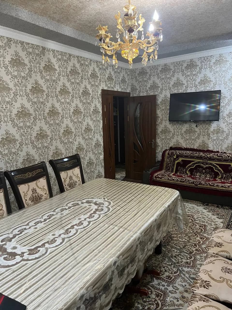 Карши шахри Нуристон МФЙ Агро банк ёнидан 3 кават 3 хонали уй сотилади