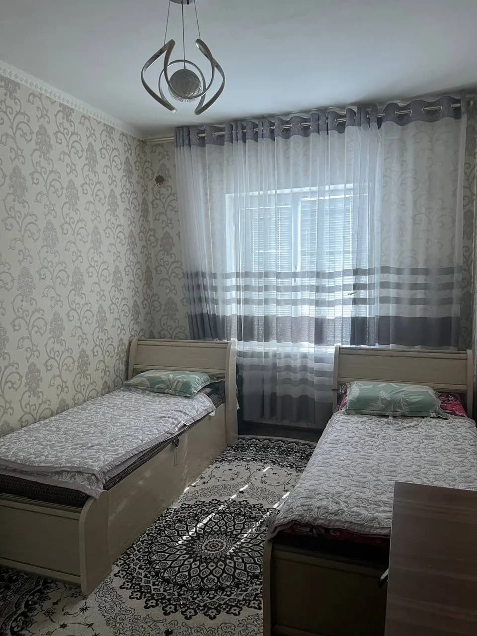 Карши шахри Нуристон МФЙ Агро банк ёнидан 3 кават 3 хонали уй сотилади