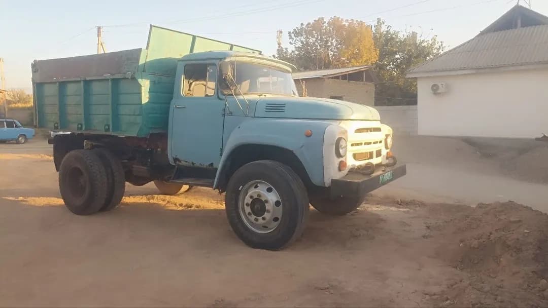 ZIL sotiladi 1982 Holati yaxshi
