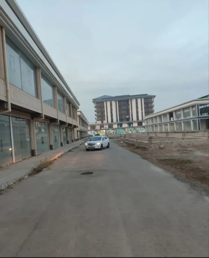 Shoshilinch sotiladi:Ikki qavatli bino,moʻljal -Buxaro city