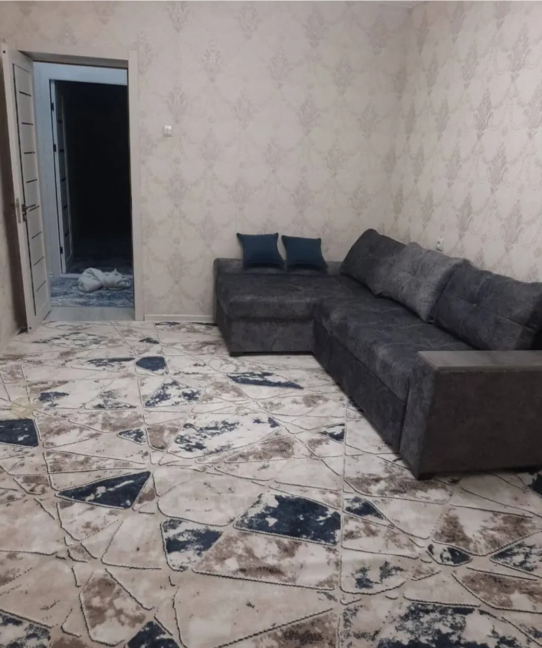 Сергели 6А 2/5/7 срочно арендага берилади,оила ёки инастран