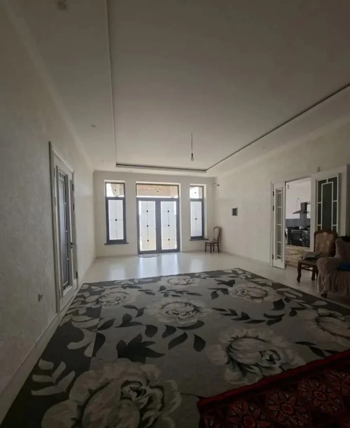Chirchiq shaharida 17sotihli hovli sotiladi