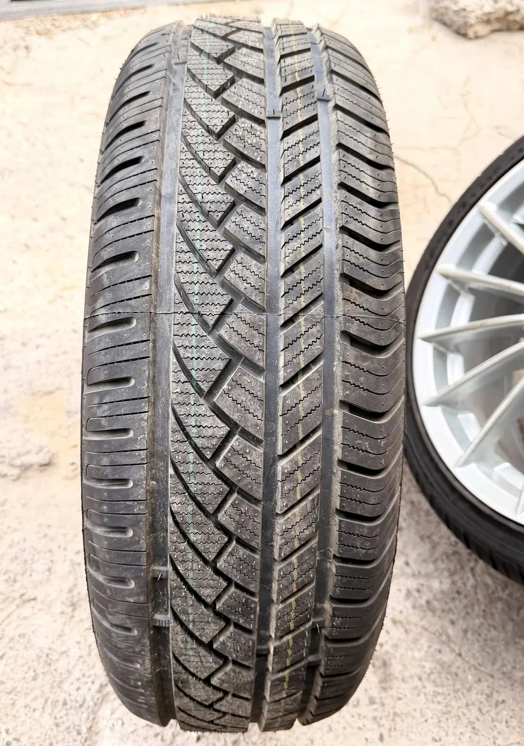 Gepormax vse sezon yumwo balonR15/205/65 41$
