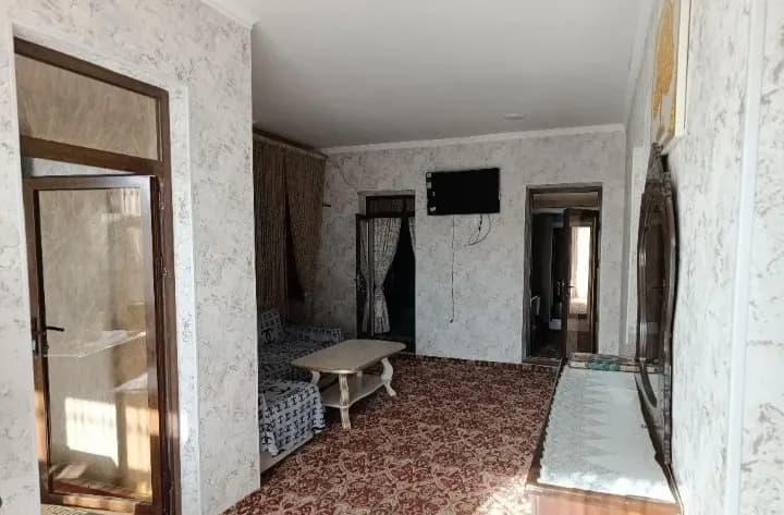 Nazarbekda Tekislikda uy sotiladi