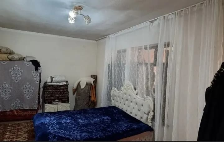 Nazarbekda Tekislikda uy sotiladi