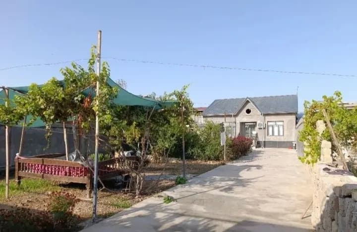 Nazarbekda Tekislikda uy sotiladi