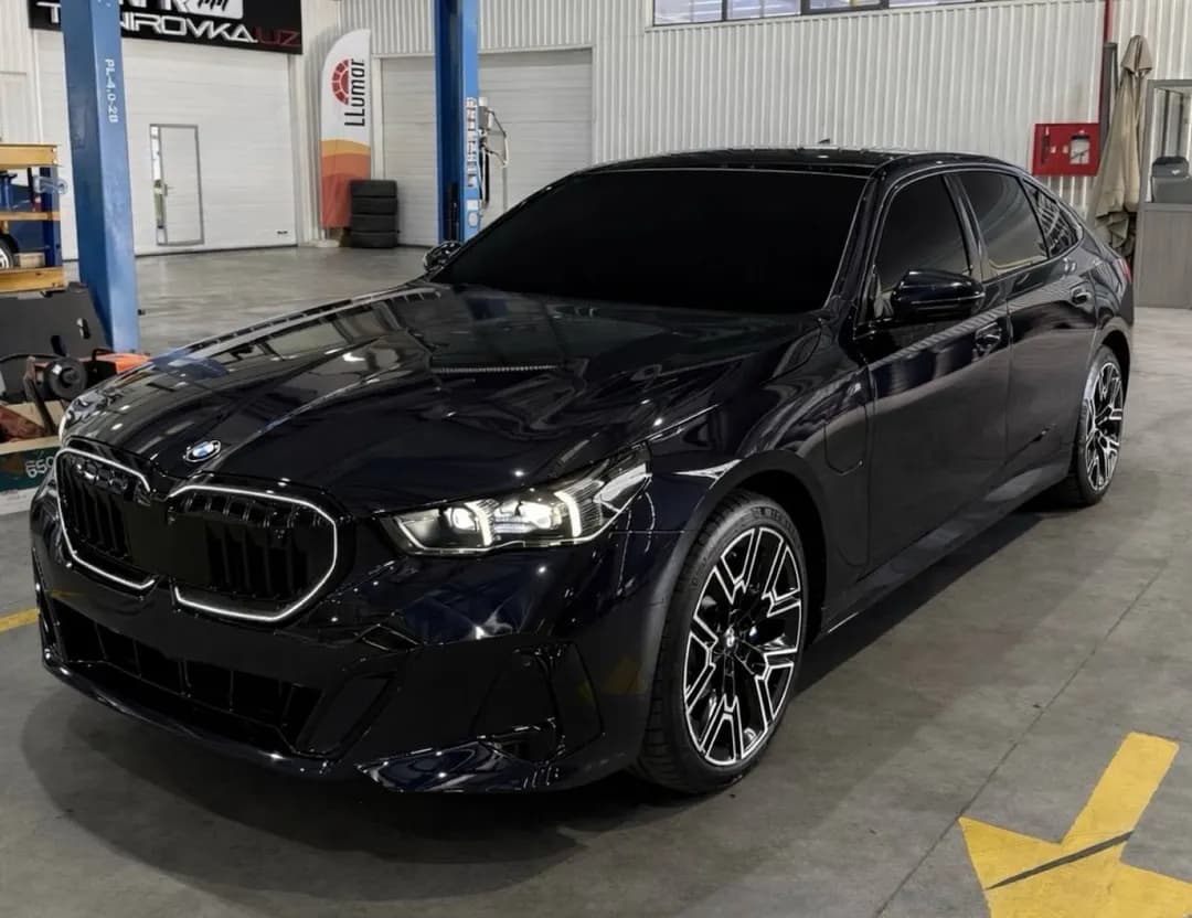 Bmw i5 35L M пакет